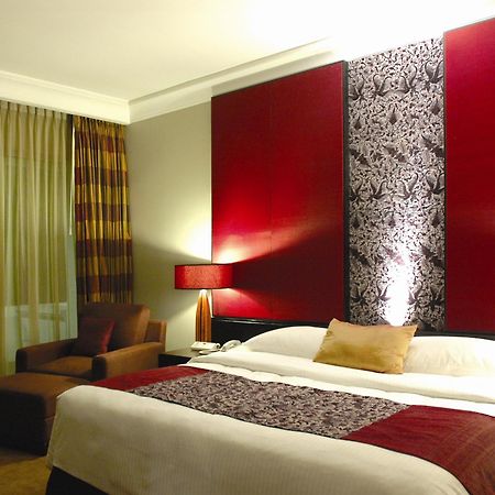 Surya Hotel & Cottages Prigen מראה חיצוני תמונה