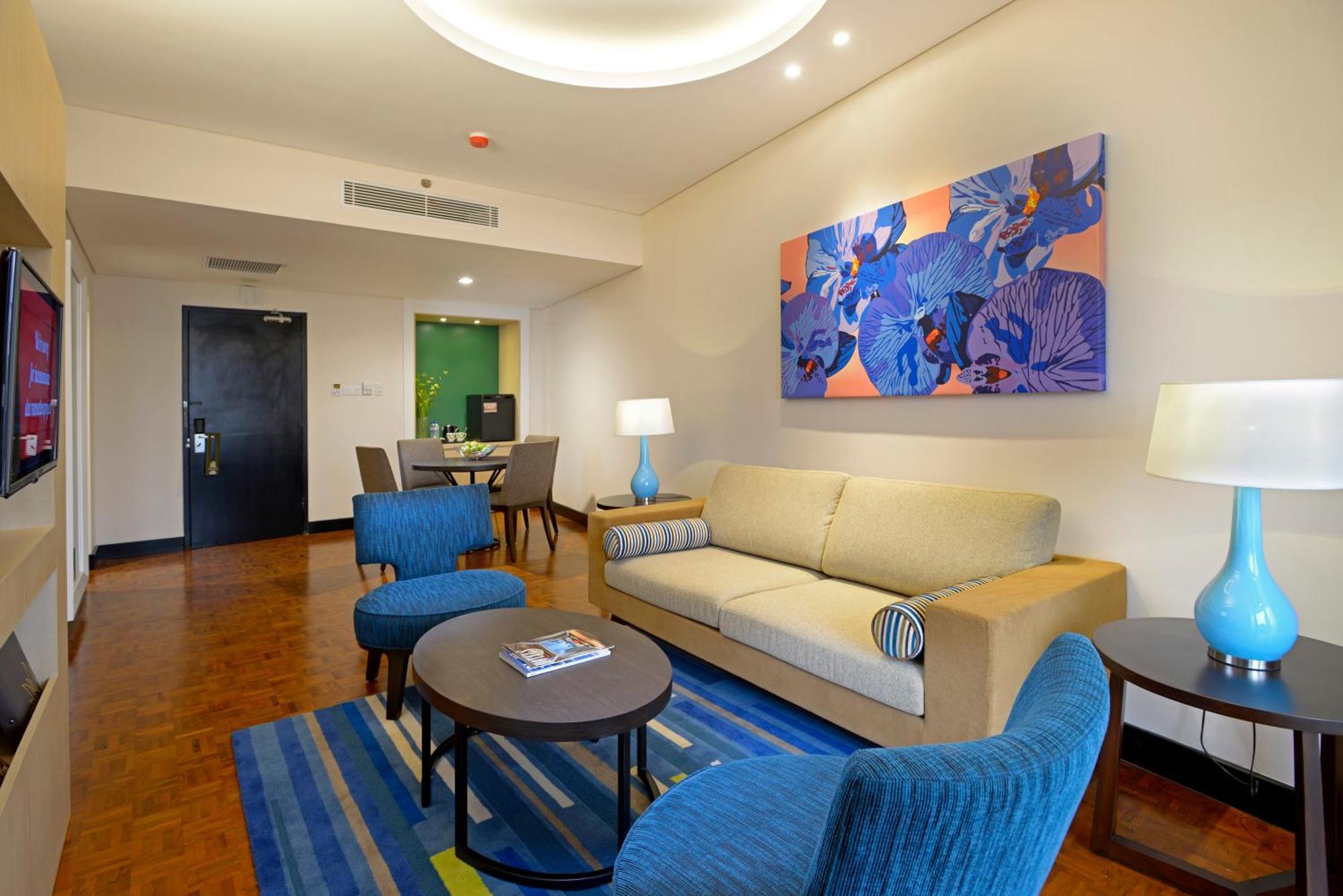 Surya Hotel & Cottages Prigen מראה חיצוני תמונה