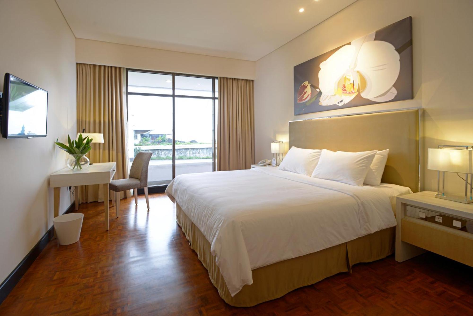 Surya Hotel & Cottages Prigen מראה חיצוני תמונה