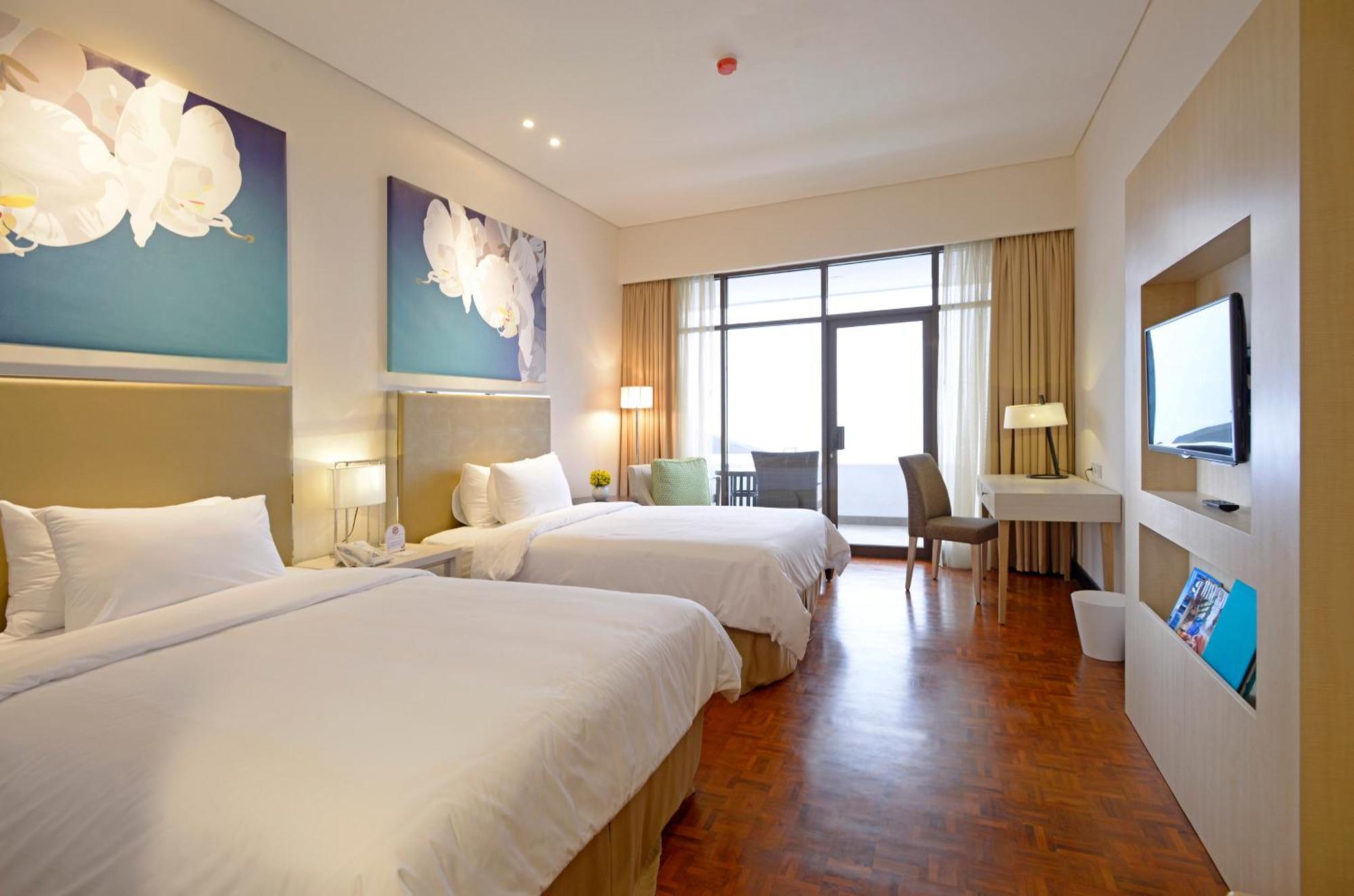 Surya Hotel & Cottages Prigen מראה חיצוני תמונה
