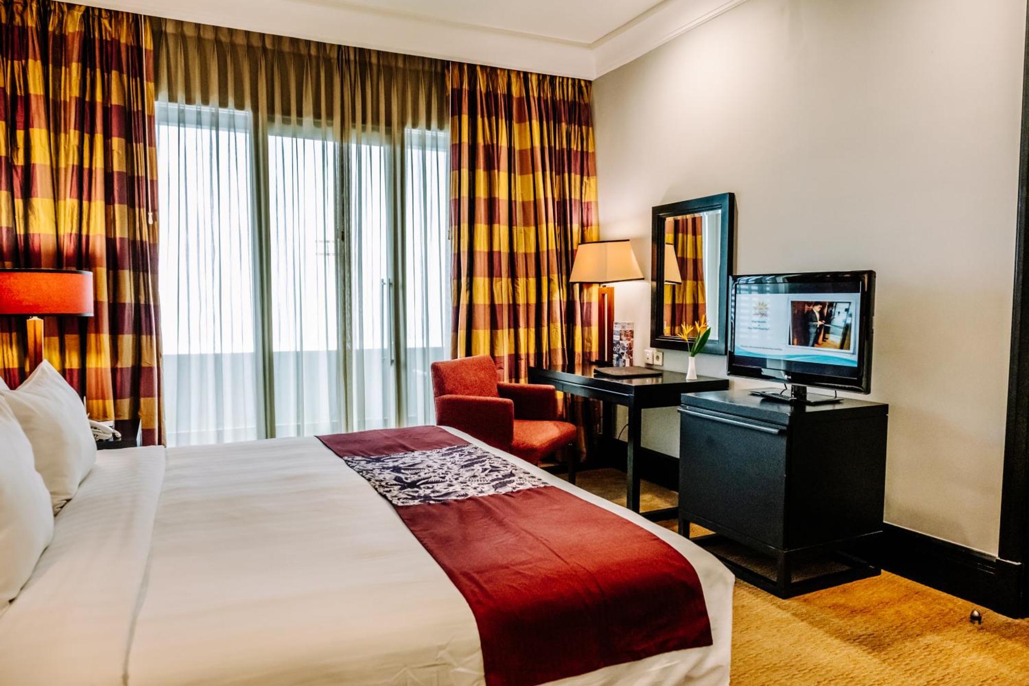 Surya Hotel & Cottages Prigen מראה חיצוני תמונה