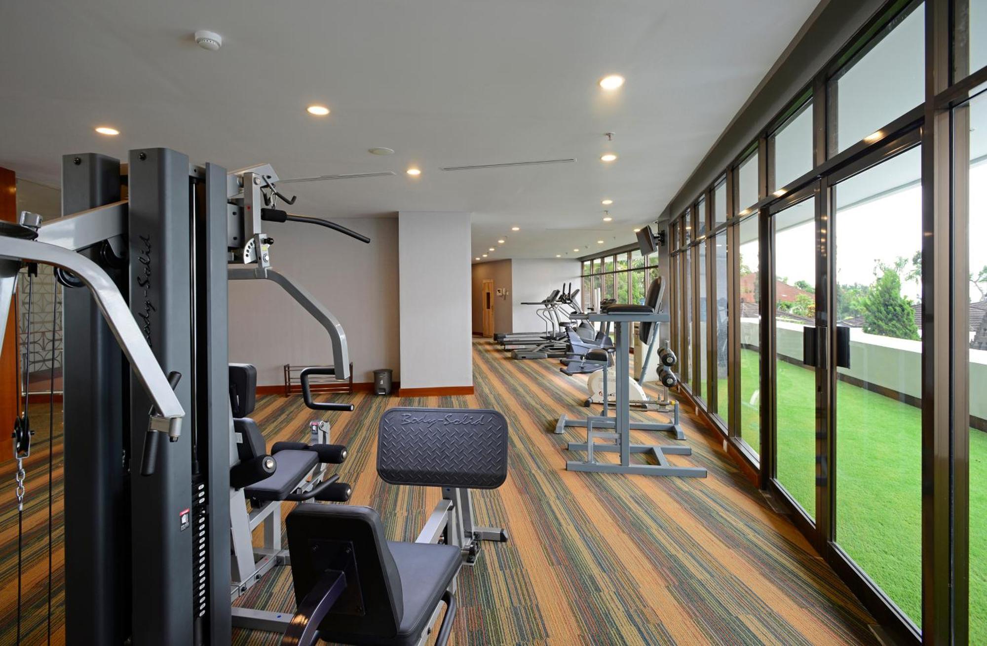 Surya Hotel & Cottages Prigen מראה חיצוני תמונה