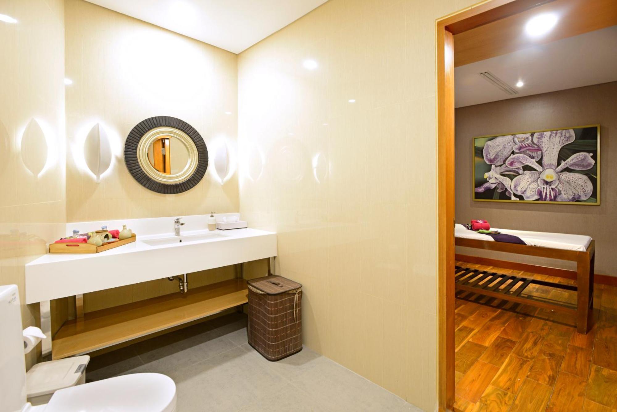 Surya Hotel & Cottages Prigen מראה חיצוני תמונה