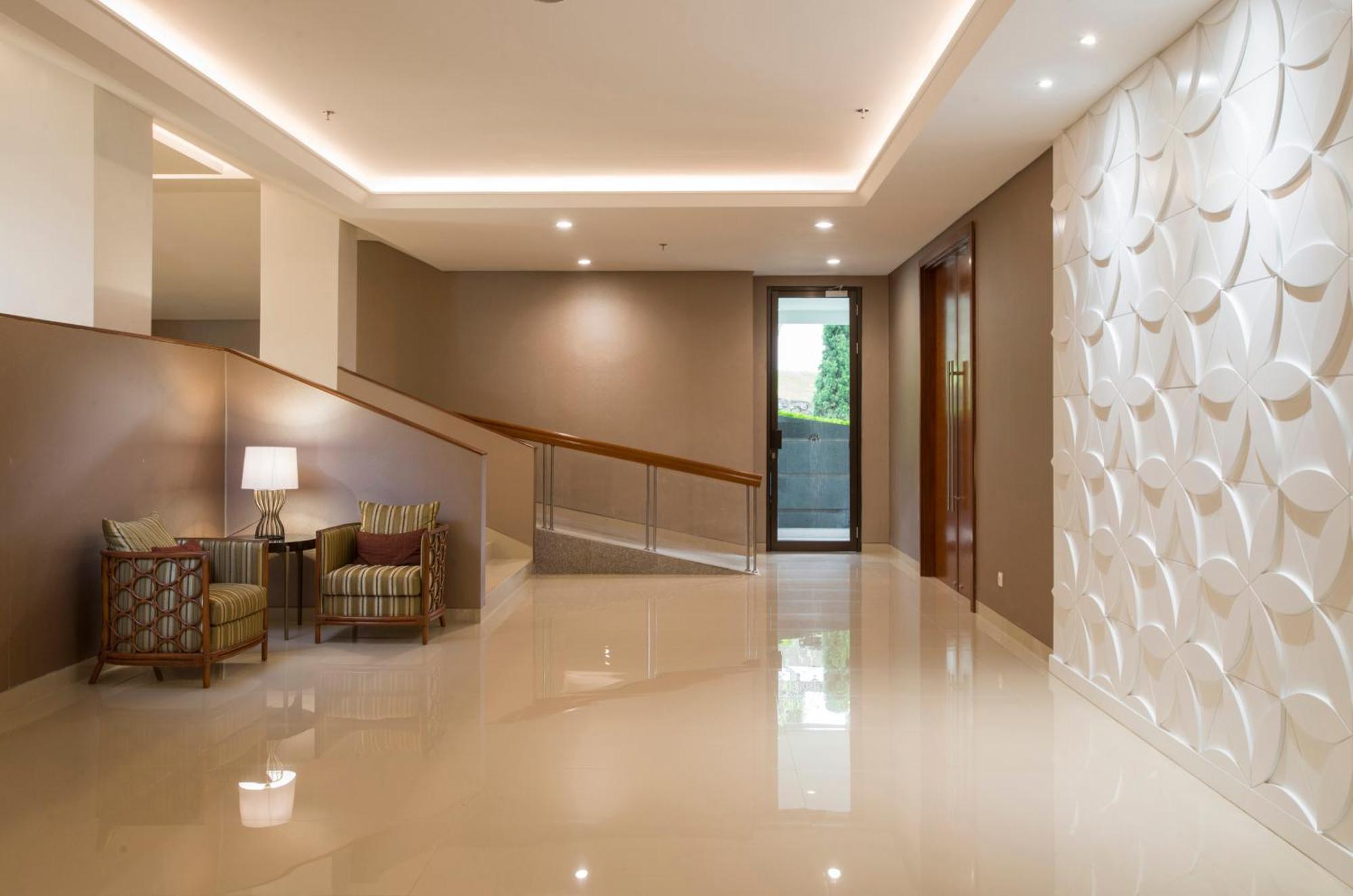 Surya Hotel & Cottages Prigen מראה חיצוני תמונה