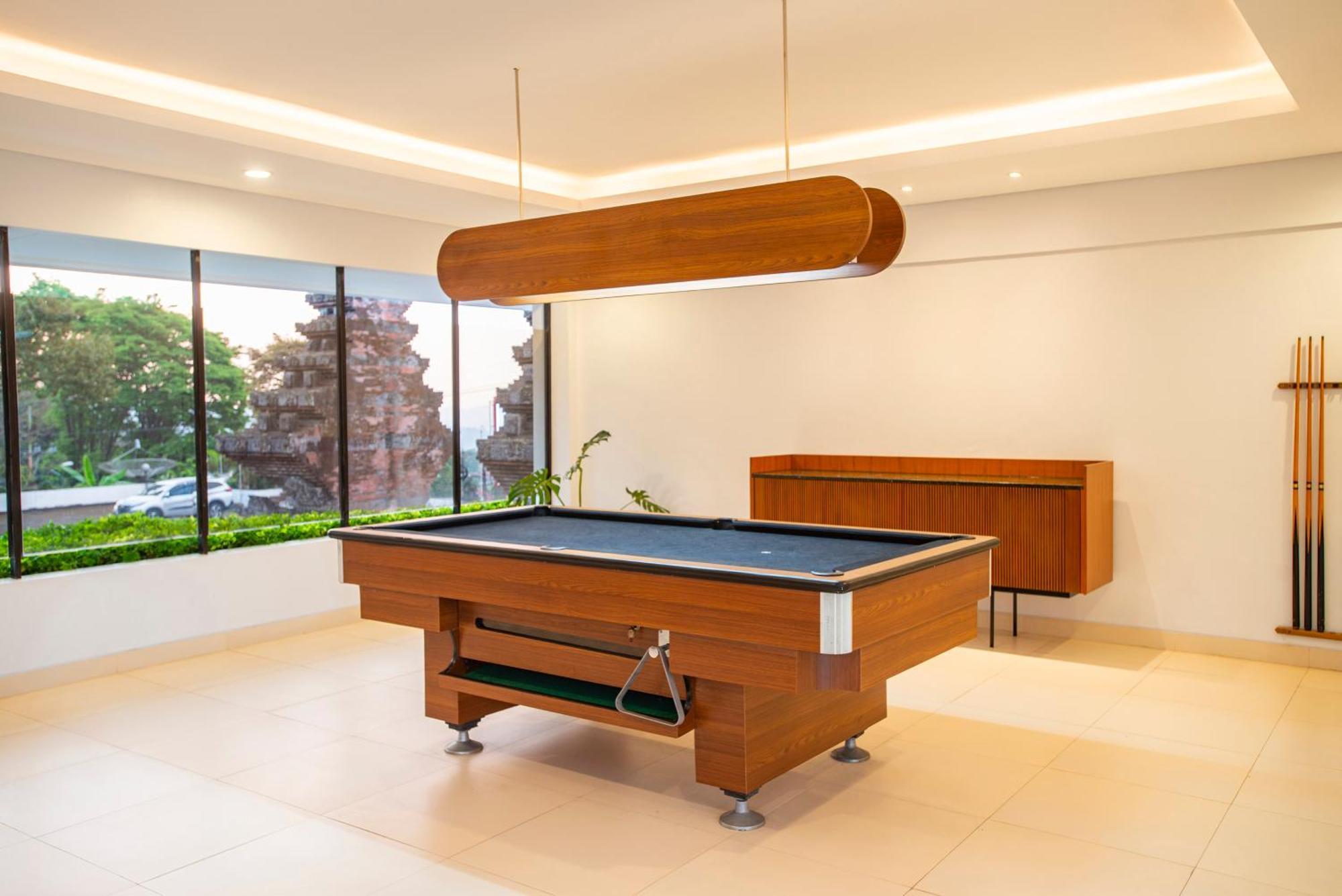 Surya Hotel & Cottages Prigen מראה חיצוני תמונה