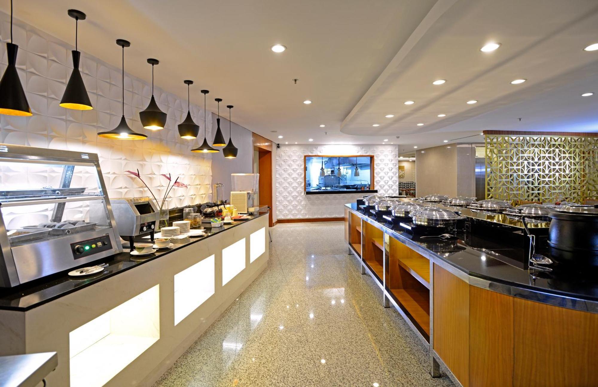 Surya Hotel & Cottages Prigen מראה חיצוני תמונה