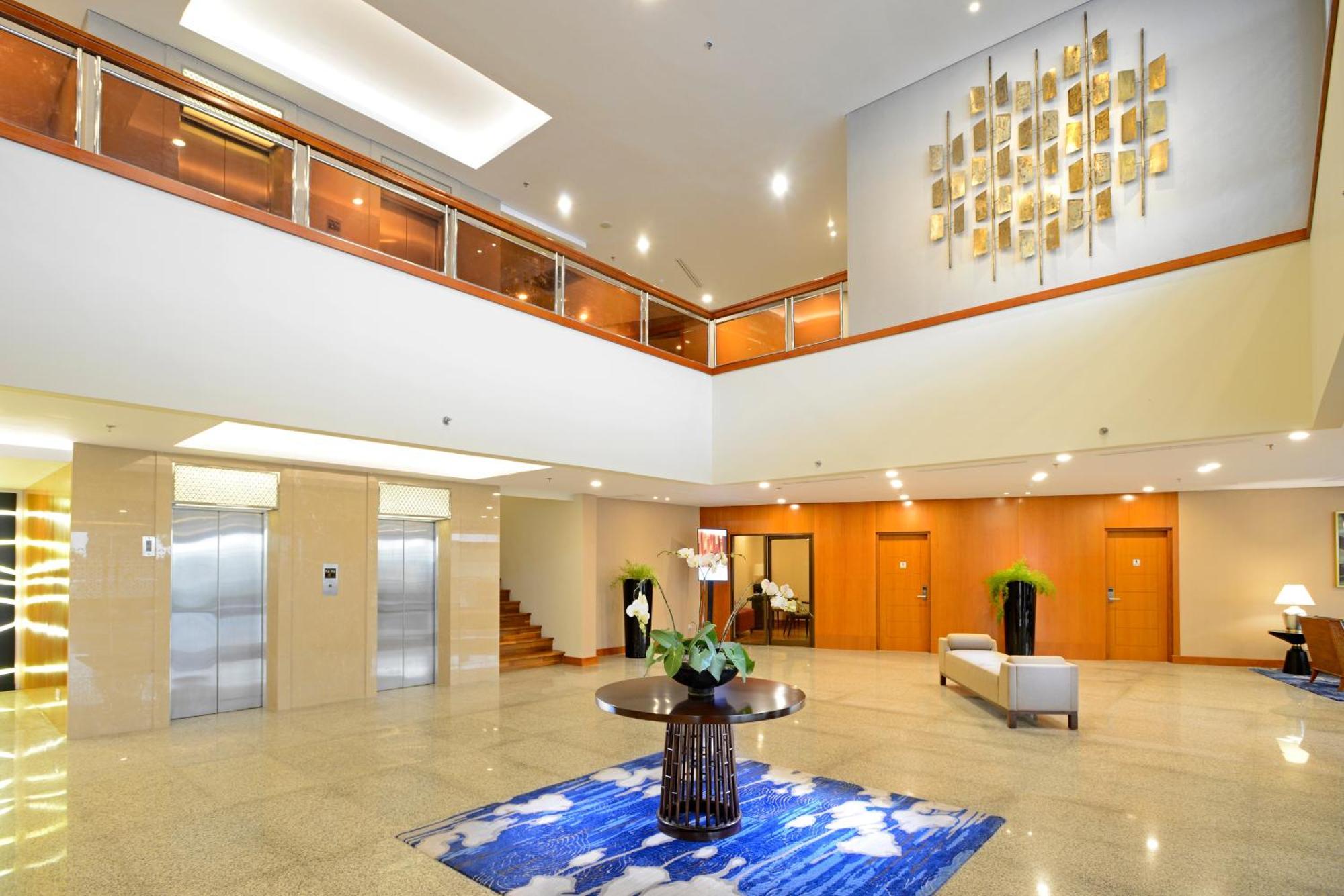 Surya Hotel & Cottages Prigen מראה חיצוני תמונה