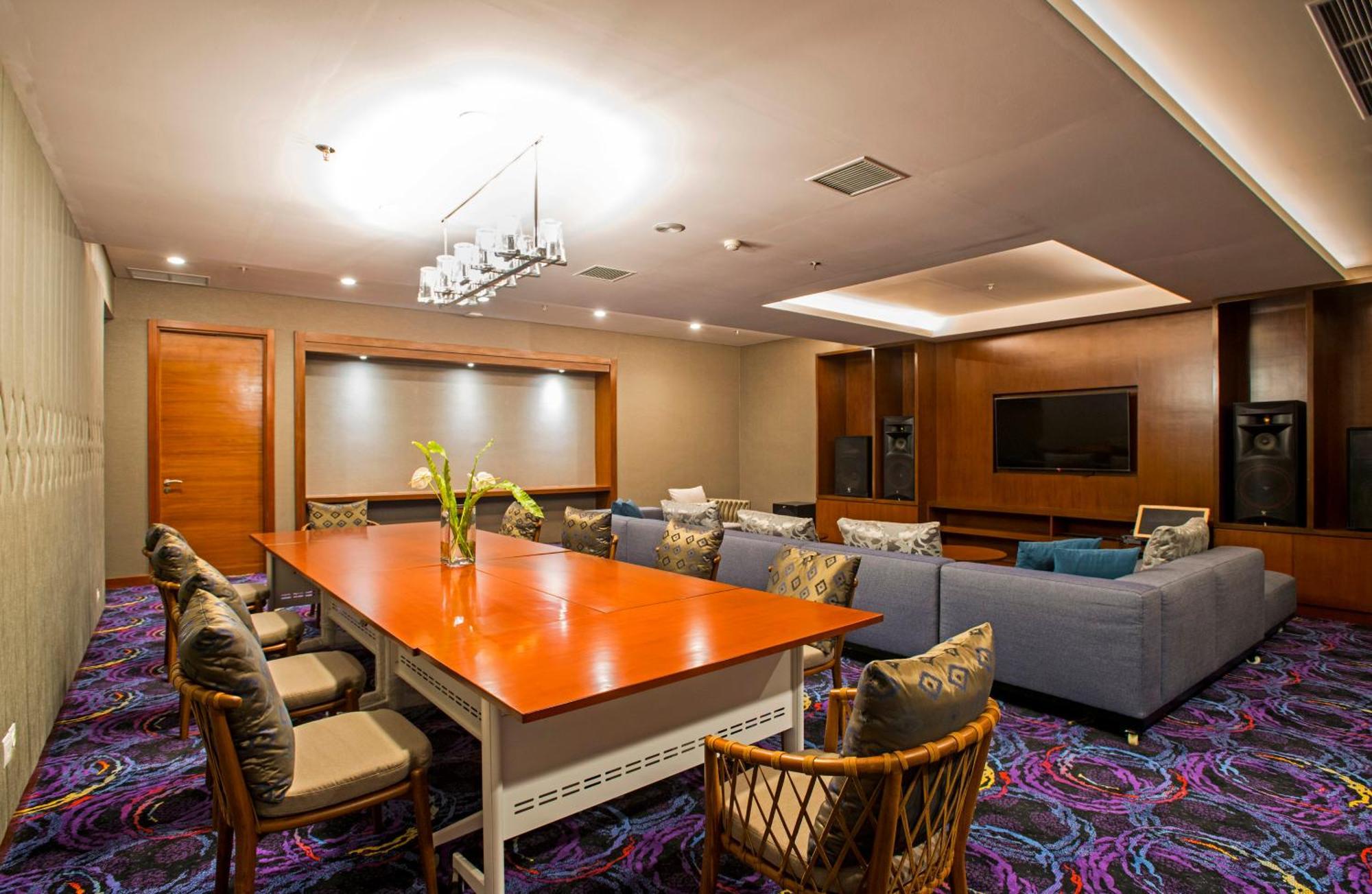 Surya Hotel & Cottages Prigen מראה חיצוני תמונה