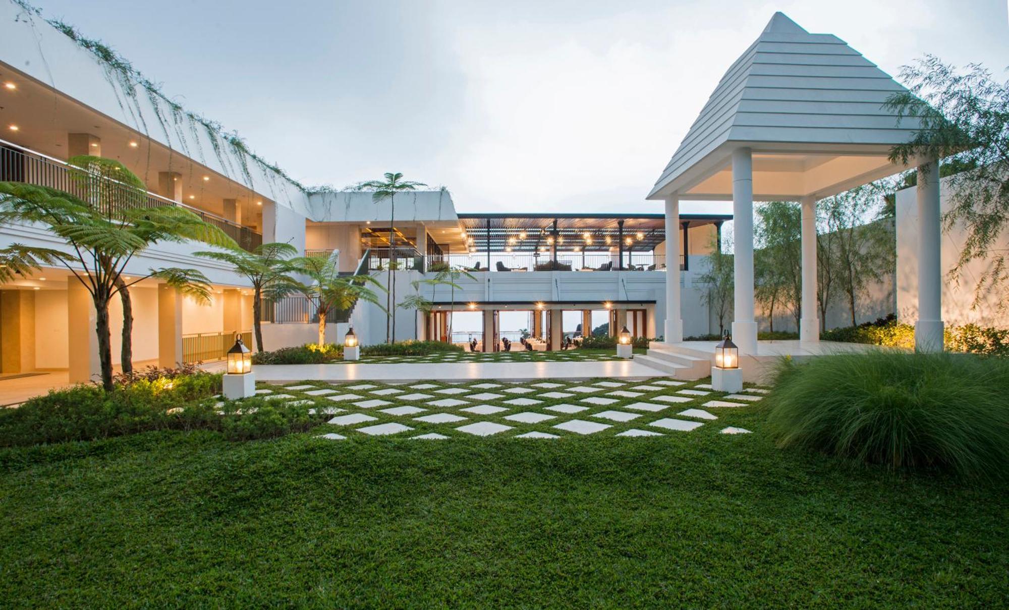 Surya Hotel & Cottages Prigen מראה חיצוני תמונה