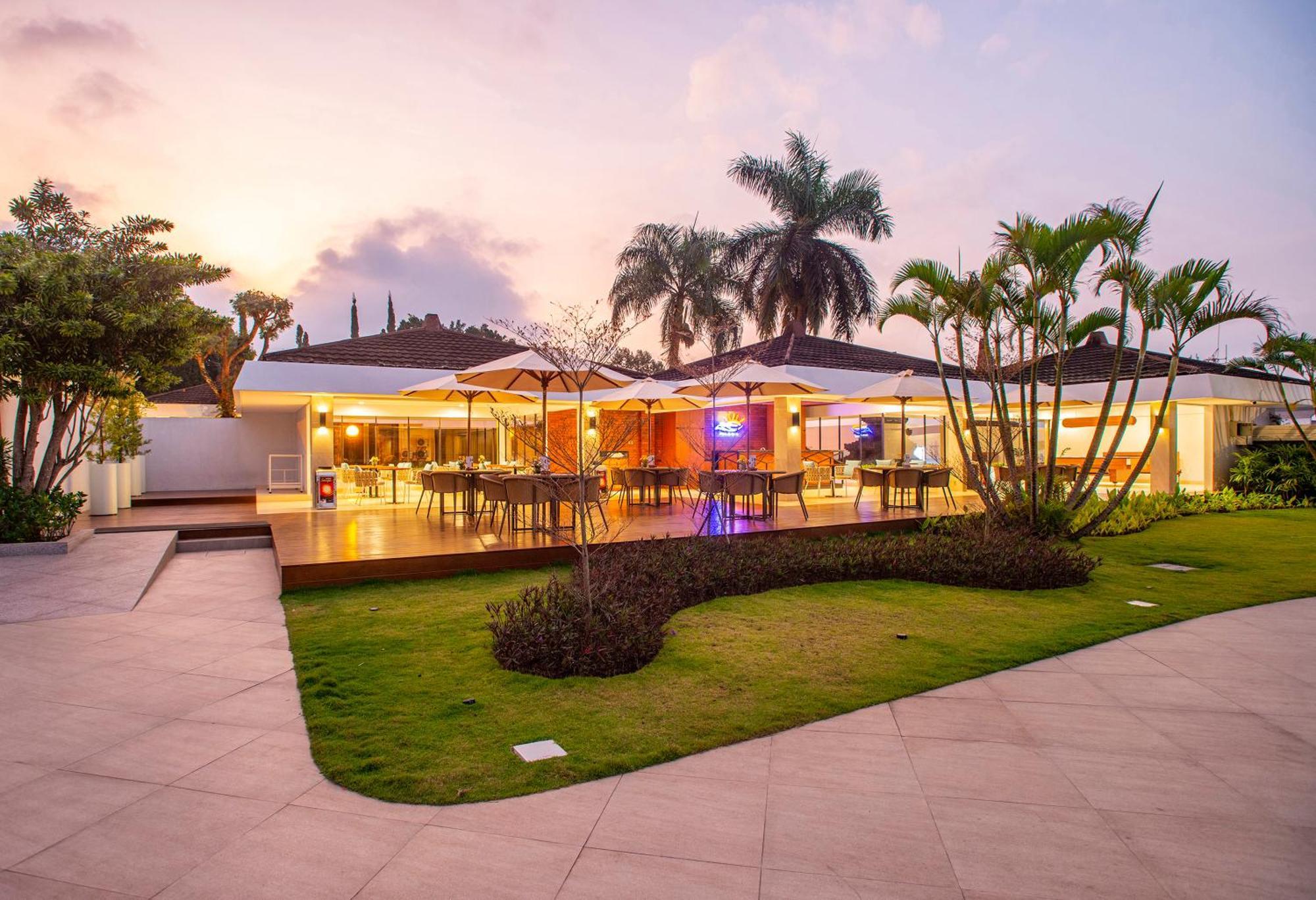 Surya Hotel & Cottages Prigen מראה חיצוני תמונה