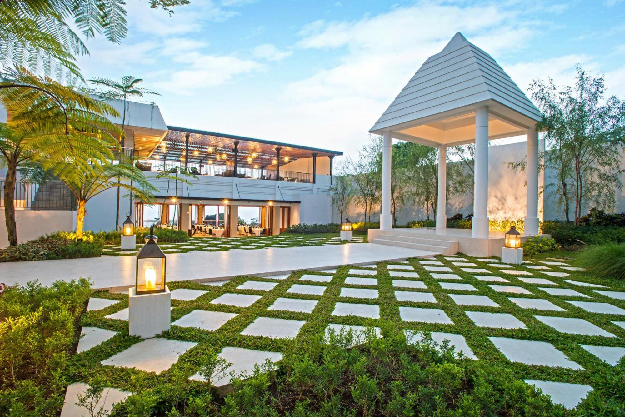 Surya Hotel & Cottages Prigen מראה חיצוני תמונה