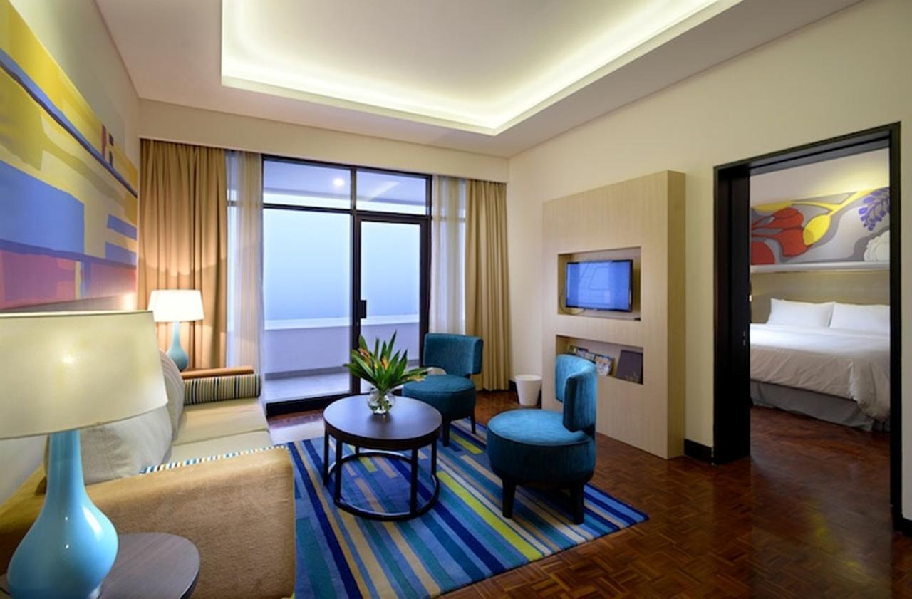 Surya Hotel & Cottages Prigen מראה חיצוני תמונה